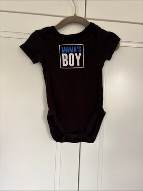 Black 'Mama's Boy' Short Sleeve Baby One-Piece